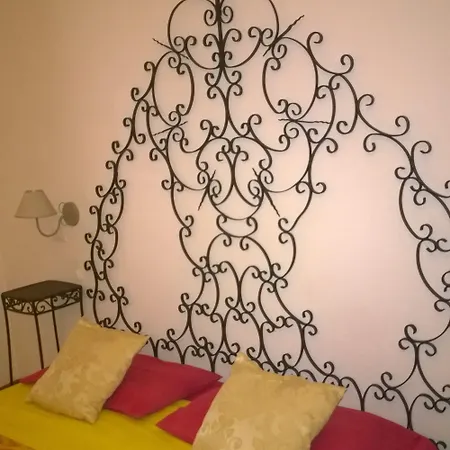 Leonardo's Bed & Breakfast 3*